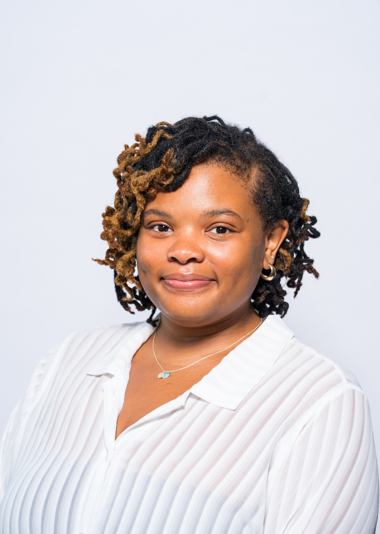 Victoria Lewis headshot